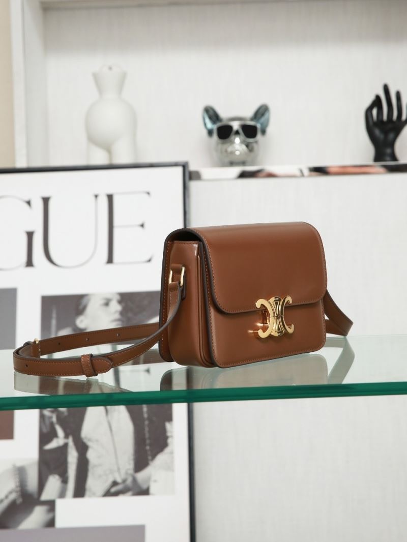 Ce1i*e triomphe bags